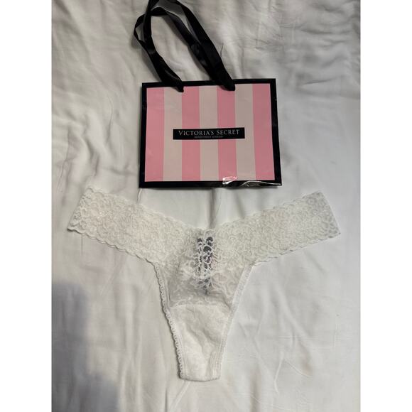 NWT Victoria’s Secret The Lacie Thong – White – One Size - Picture 1 of 4